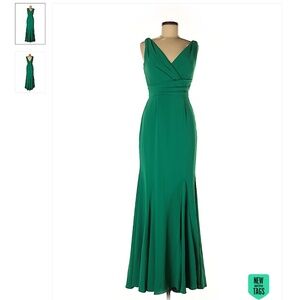 NWT Stunning Carmen Marc Valvo Green Evening Gown